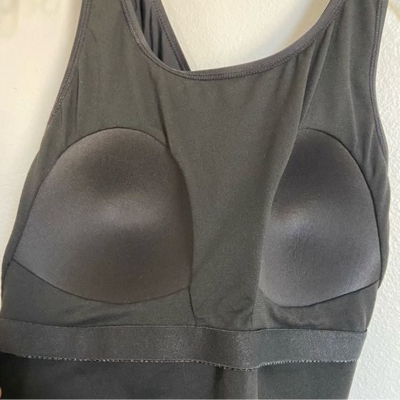 Meet.Curve Black Cross Back Swimsuit - Picture 6 of 10